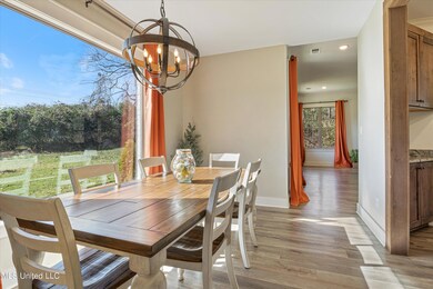 10-Dining Area