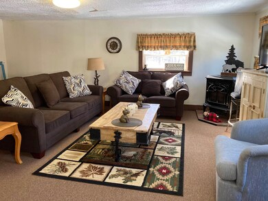 1291 W Hill Dr, Readsboro, VT 05350 - photo 3