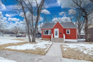 1520-Dyke-Ave-005