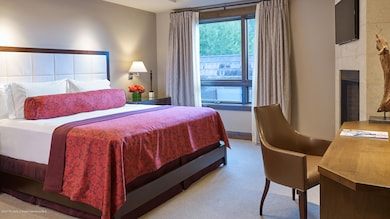 DBA_Mountainside_Residences_master_bed_5