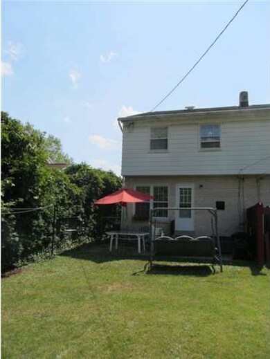 324 Parkview Ave, Reading, PA 19606 - photo 2
