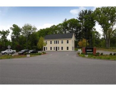 8 Mohawk Dr, Londonderry, NH 03053 - photo 4