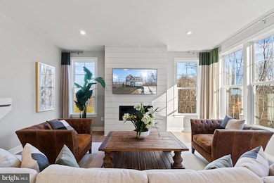 10919 Golden Glow Ave, Upper Marlboro, MD 20774 - photo 4