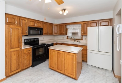 3518 Crestmoor Place, Des Moines, IA 50310 - photo 2