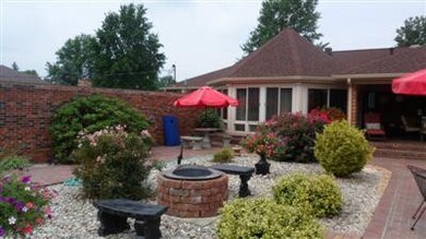 215 Manor House Ln, Frankfort, KY 40601 - photo 5