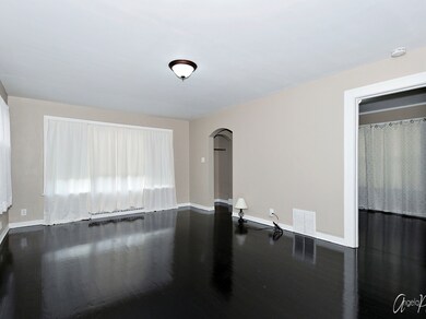 1529 Hickory St, Waukegan, IL 60085 - photo 4