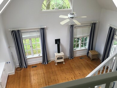 379 Round Hill Rd unit Cottage, Greenwich, CT 06831 - photo 6