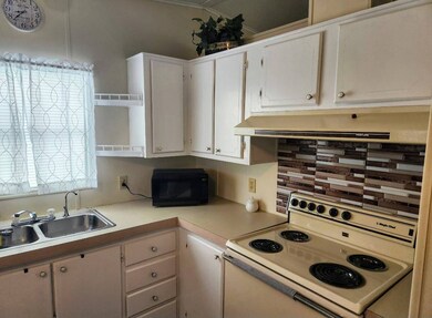 1405 82nd Ave unit 9, Vero Beach, FL 32966 - photo 4