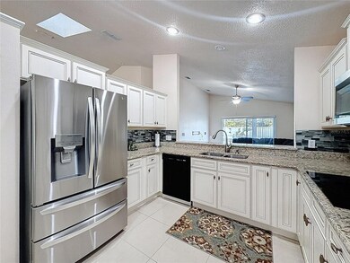 638 Lockbreeze Dr, Davenport, FL 33897 - photo 7