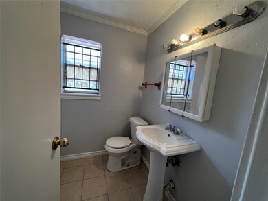 4514 Lelay Cir, Houston, TX 77022 - photo 2