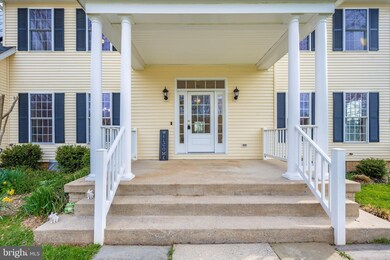 10805 Rock Run Dr, Potomac, MD 20854 - photo 3