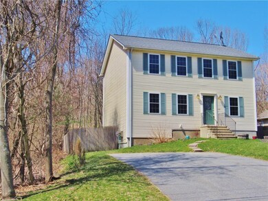 Central Air Conditioning, Vinyl Siding, Insulated