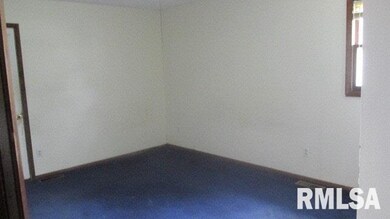 104 S Shaw St, Harrisburg, IL 62946 - photo 7