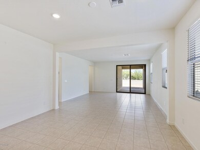 007_Living Room