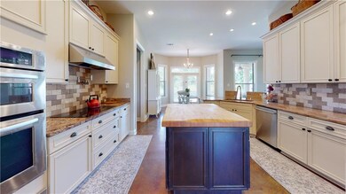 Kitchen w/ Island