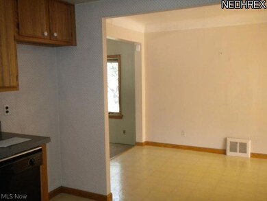 1716 E 238th St, Euclid, OH 44117 - photo 5