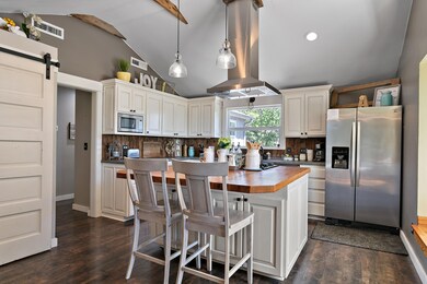 2664 Old Military Rd, Central Point, OR 97502 - photo 3