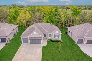 20121 Cooper St, Spring Hill, KS 66083 - photo 2