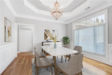 Virtually staged dining room