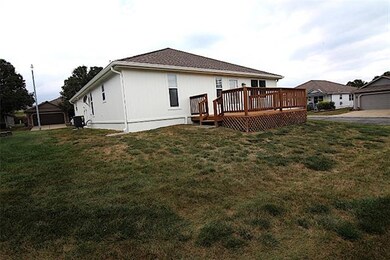 523 S Saturn Dr, Raymore, MO 64083 - photo 7