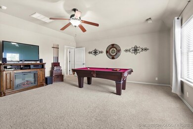 GAMEROOM UPSTAIRS