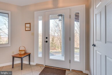 621 Bobcat Dr, Berkeley Springs, WV 25411 - photo 5