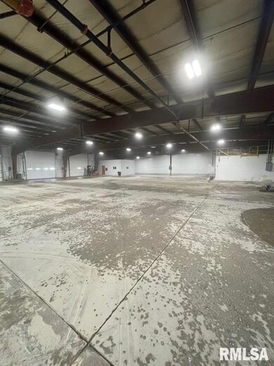 1735 N Stark St, Davenport, IA 52804 - photo 4