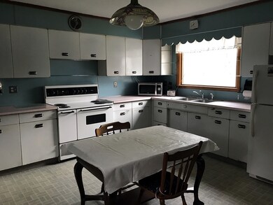 10 Grout Cir, Millers Falls, MA 01349 - photo 6