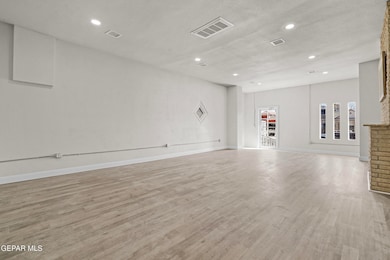 1209 Wyoming Ave, El Paso, TX 79902 - photo 3