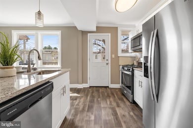 4013 Biddison Ln, Baltimore, MD 21206 - photo 6