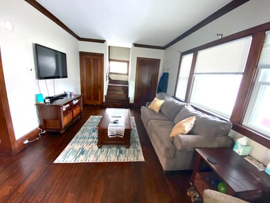 4 Living Room 2