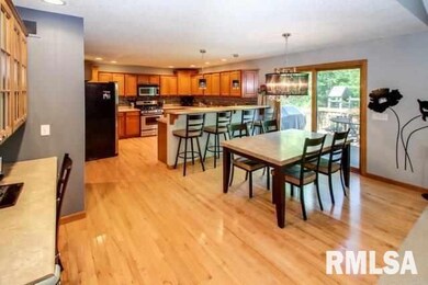 4612 N Sturdevant St, Davenport, IA 52806 - photo 7