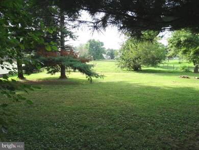 6807 Horst Rd, Chambersburg, PA 17202 - photo 4