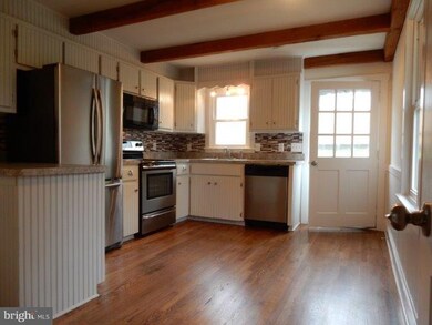903 E C St, Brunswick, MD 21716 - photo 5