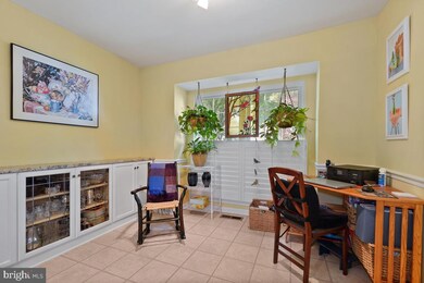 1575 Hugo Cir, Silver Spring, MD 20906 - photo 4