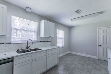 7637 Delavan Dr, Houston, TX 77028 - photo 7