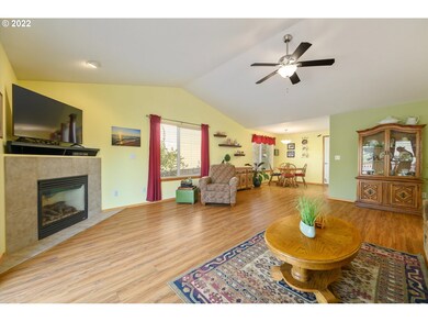 Living Room/Dining Room