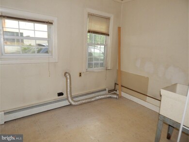 1025 Riverside Dr, Pottstown, PA 19465 - photo 7