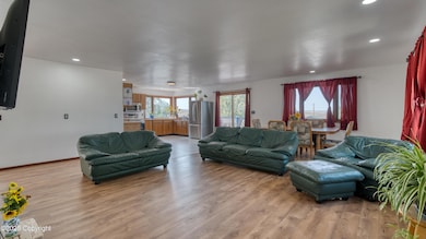 513 W Goshen St, Moorcroft, WY 82721 - photo 3