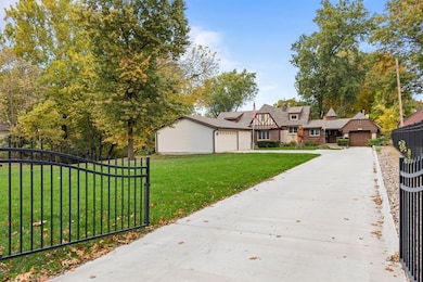 615 Shawnee Ave, Des Moines, IA 50313 - photo 3