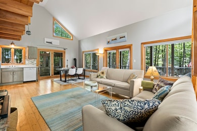 189 corner layout of living rm & Kitchen