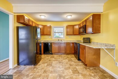 4905 Riverton Ln, Bowie, MD 20715 - photo 3