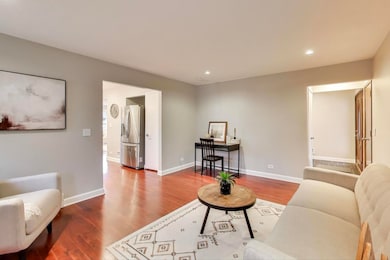 unlisted-address, Arlington Heights, IL 60005 - photo 4