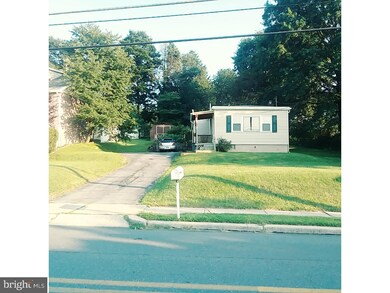 918 Upland Ave, Reading, PA 19607 - photo 2