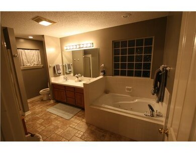 Master Bath/Spa. Double vanity, jetted tub and separate walk-in shower