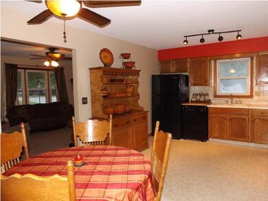 Fabulous kitchen with nice long counter tops,large