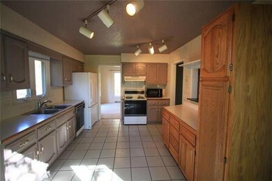 705 NW 18th St, Blue Springs, MO 64015 - photo 3