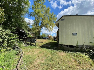 918 W Main St, New Albany, IN 47150 - photo 4