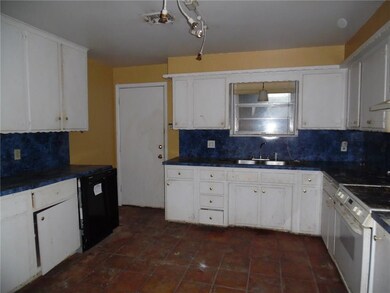 540 Hisel Rd, Oklahoma City, OK 73115 - photo 4