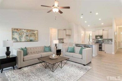 Family room2 (Large)